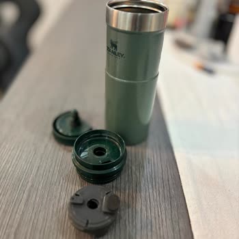 Stanley Termosun Sızdırması İçin Amazon’un Sadece Hediye Verenle İletişim Talep Etmesi