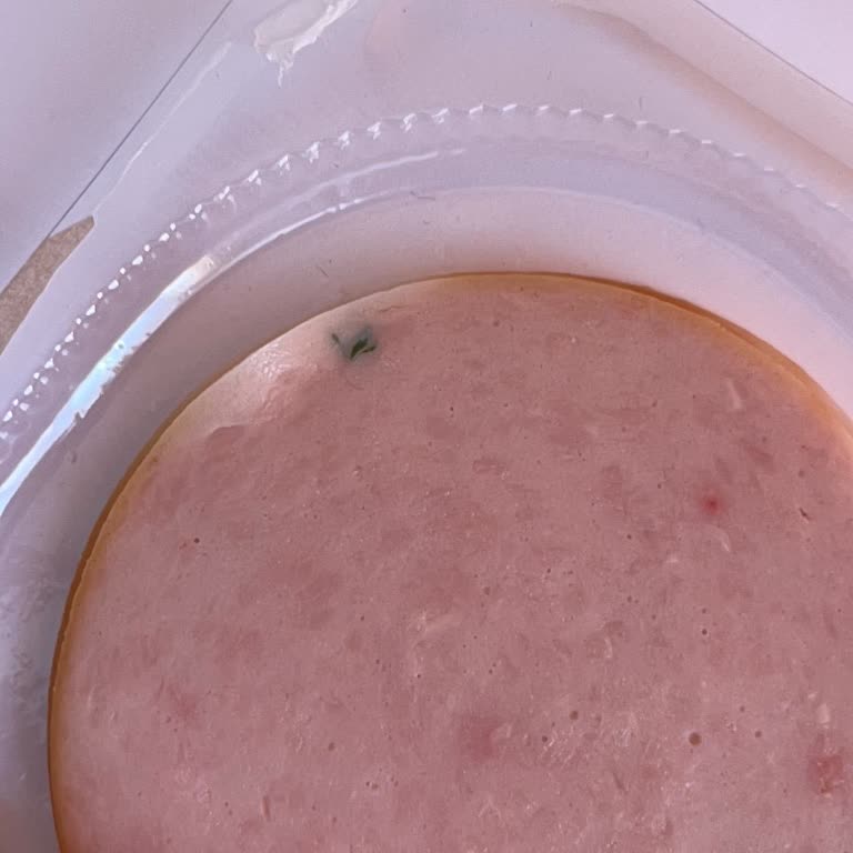 Harras Hindi Füme Ürününde Plastik Parça Çıktı