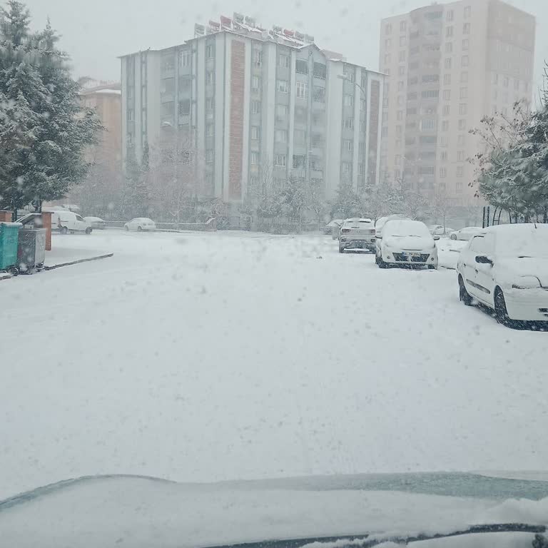 Uzun Süren Elektrik Kesintileri Ve Tekrar Eden Kesintiler Hayatı Felç Ediyor