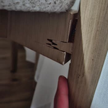 İzmir Aliağa Mondihome Şubesinde Düğün Paketi Sandalyeleri Kırık Ve Tamir Teklifi Reddi