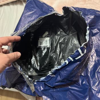 Nautica Siparişimde T-Shirt Eksik Ve Kesilmiş Kargo Paketi