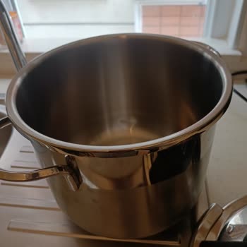 Servis Hataları Nedeniyle Düdüklü Tencere Hasarlı, Yeniden Gönderim Ve Değişim İstiyorum