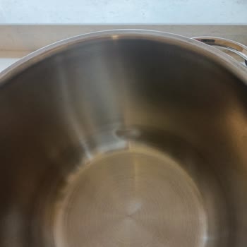 Servis Hataları Nedeniyle Düdüklü Tencere Hasarlı, Yeniden Gönderim Ve Değişim İstiyorum