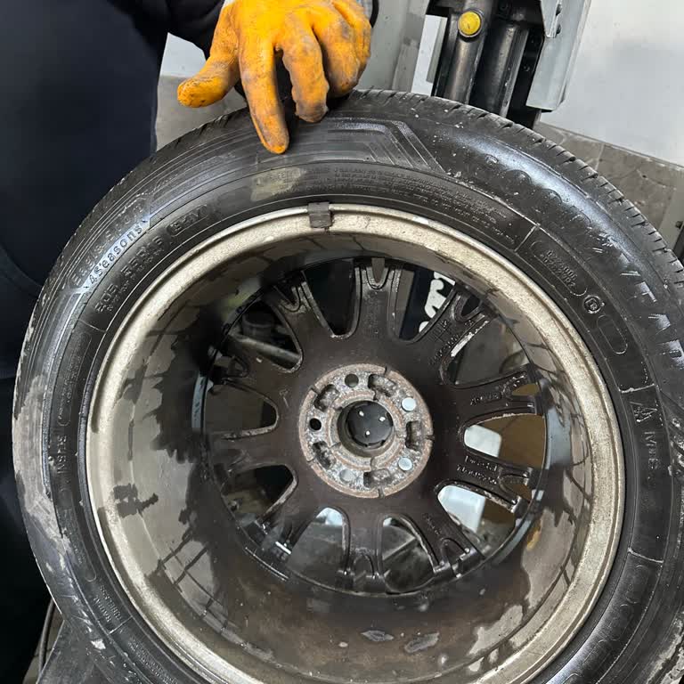 Goodyear Lastiğinde İçten Hava Kaçırma Sorunu Garanti Reddi