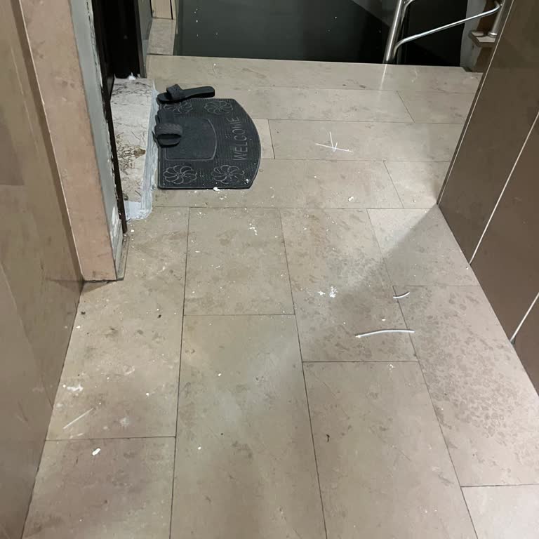 TÜRKSAT Kablo Net Çalışması Sonrası Bina Girişinde Temizlik Ve Kablo Düzeni Sorunu