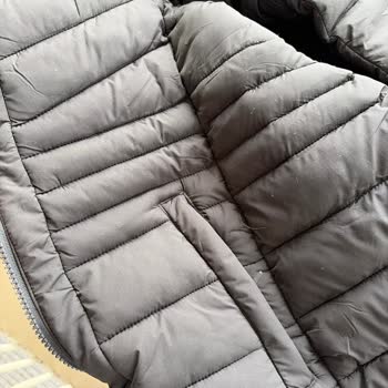 Skechers Kadın Montunda Çıkan Tüyler Nedeniyle İade Talebi