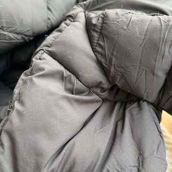 Skechers Kadın Montunda Çıkan Tüyler Nedeniyle İade Talebi