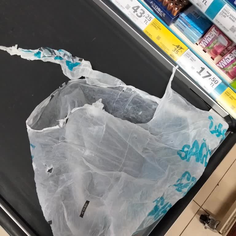 A101 Şubesindeki Dayanıksız Poşet Ve Saygısız Personel Sebebiyle Yaşadığım Üzücü Deneyim