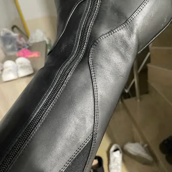 Kısa Sürede Çatlayan Deri Çizmeye İade Reddi Ve Güven Sarsıntısı