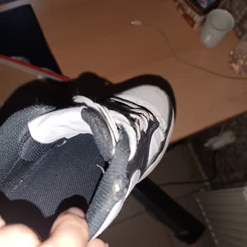 Nike Ayakkabı Kısa Sürede Deforme, Fiziksel İnceleme Olmadan Red Kararı