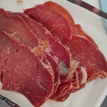 BİM'den Aldığım Pastırma Küflü Çıktı Ve Güvenimizi Sarsıyor