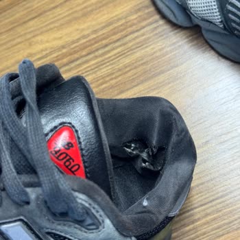 New Balance Refuses Warranty Claim for Premium 9060 Model