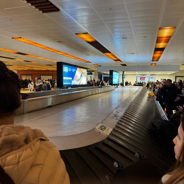 A Jet’te Uzun Süreli Bagaj Gecikmesi Ve Açıklama Eksikliği