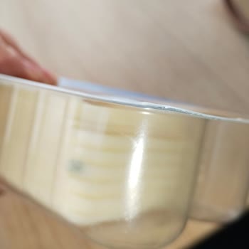 BİM'den Bozuk Ürün: Küflü Peynir Ve Pastırma