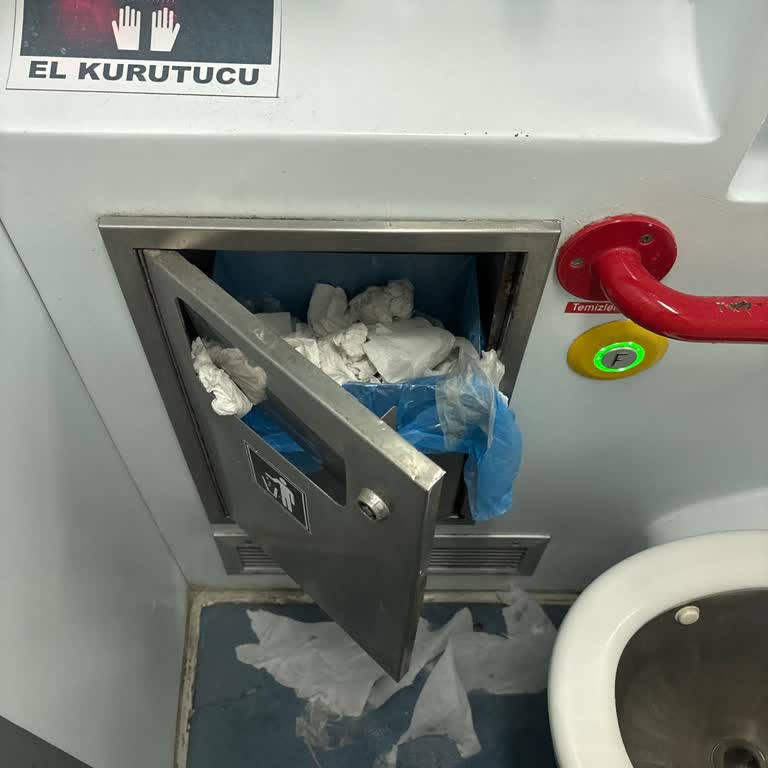 Business Vagonunda Hijyenik Olmayan Tuvalet Yolculuk Konforunu Zedeledi