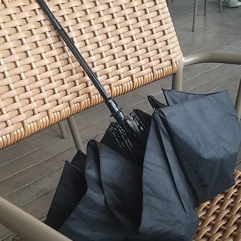 Kısa Sürede Küflenmiş Ve Kapanmayan Şemsiye İçin Değişim Talebi