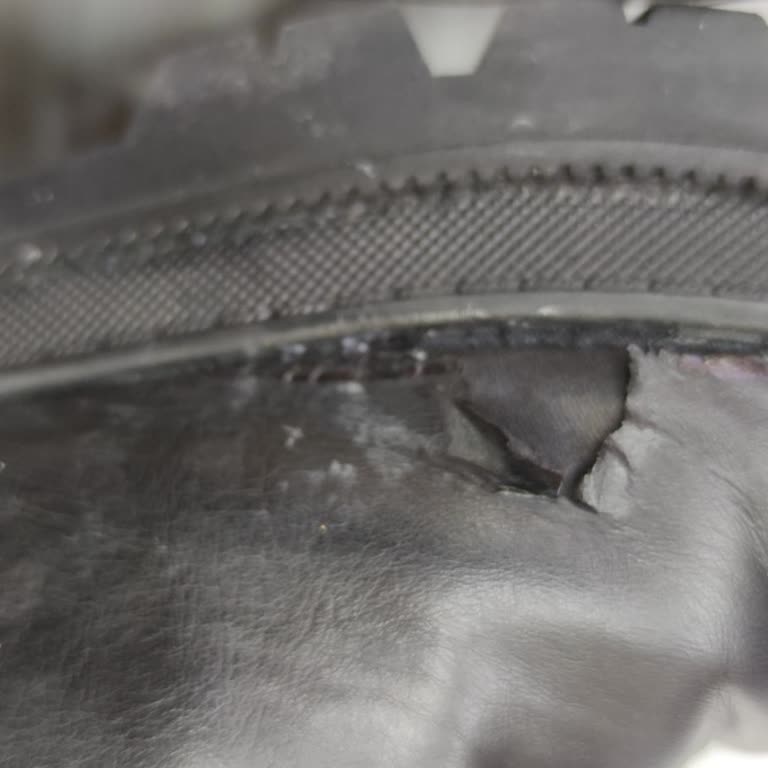 U. S. Polo Assn. Ayakkabı Derisinde Yırtılma