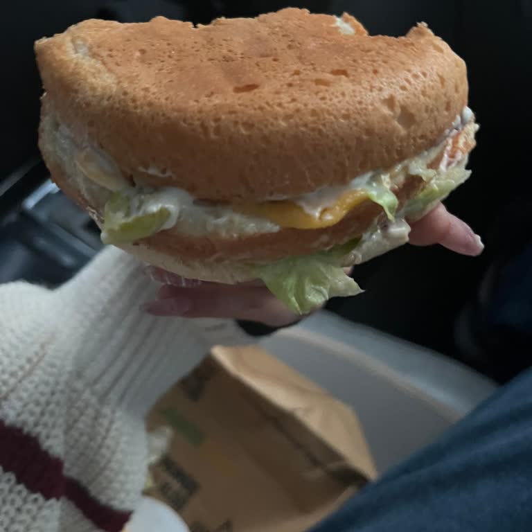 Alerji Uyarısına Rağmen Cheddar İçeren Hamburger Gönderildi