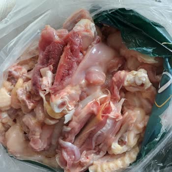 Bolez Markasının Çiğ Tavuğu Kötü Koktu Ve Kanlıydı