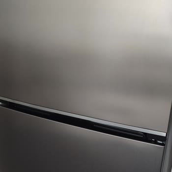 Beko Buzdolabında Üst Kapak Kusurlu Ve Buz Göçmesi İçin Acil Destek