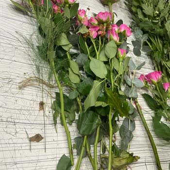 Teslim Edilen Çiçek Buketi Görselden Farklı Ve Bozuk, Tam İade Talebi