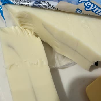 Son Kullanma Tarihi Geçmemiş Kaşarda Şerit Küf Tespiti Ve İade Talebi