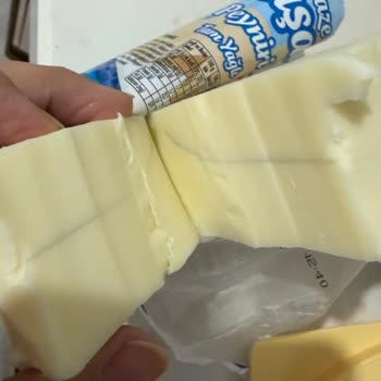 Son Kullanma Tarihi Geçmemiş Kaşarda Şerit Küf Tespiti Ve İade Talebi