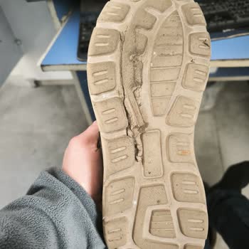 Lumberjack Ayakkabısının Alt Tabanının Kırılması Ve Su Sızması Nedeniyle İade Talebi