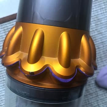 Dyson V15 Detect Süpürgemde Çekiş Kaybı Ve Plastik Parça Deformasyonu