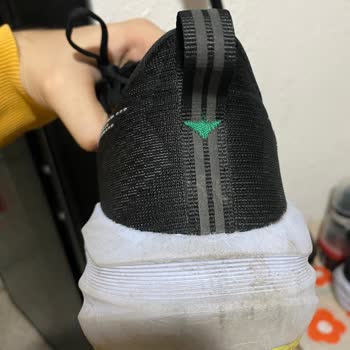 Asics Nova Blast Ayakkabısının Taban Köpüğü 30 Günde Çöktü