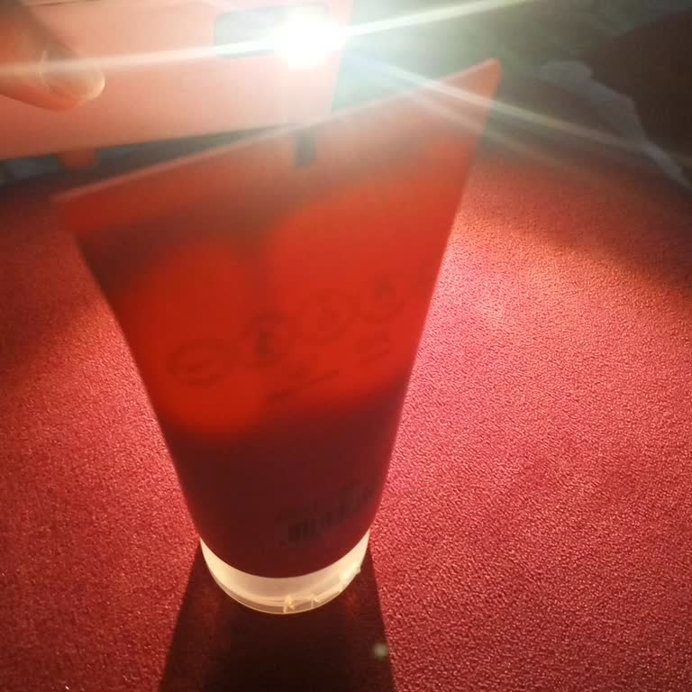 Watsons Mağazasında Güvenlik Etiketi Açılmamış Yüz Kremi Yarım Dolu Çıktı