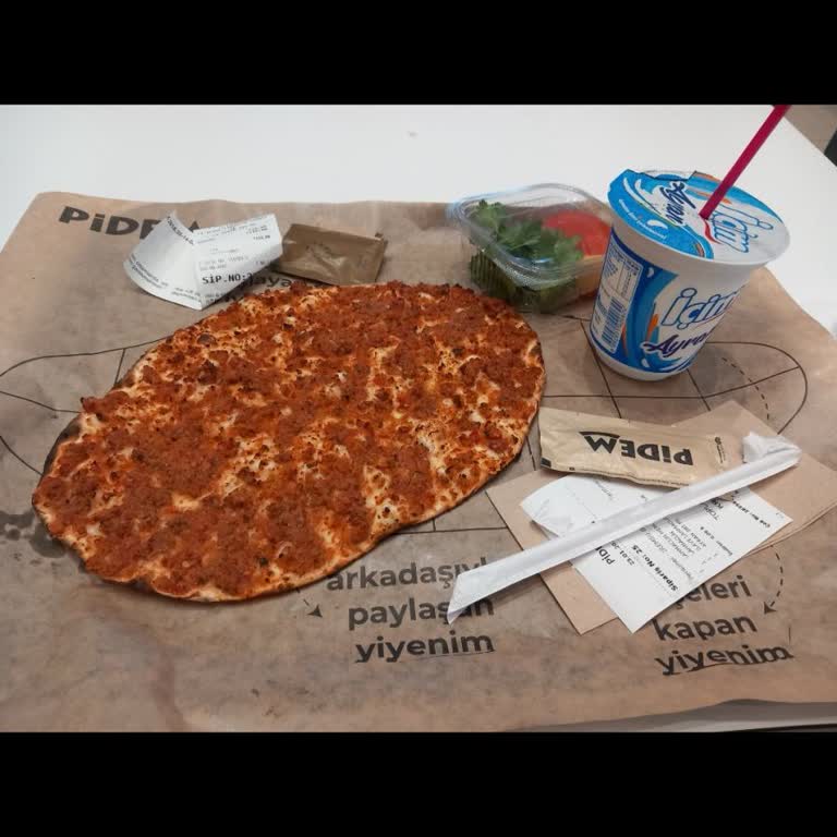 Pidem Şubesinde Küçük Lahmacun Ve Yetersiz Yeşillik
