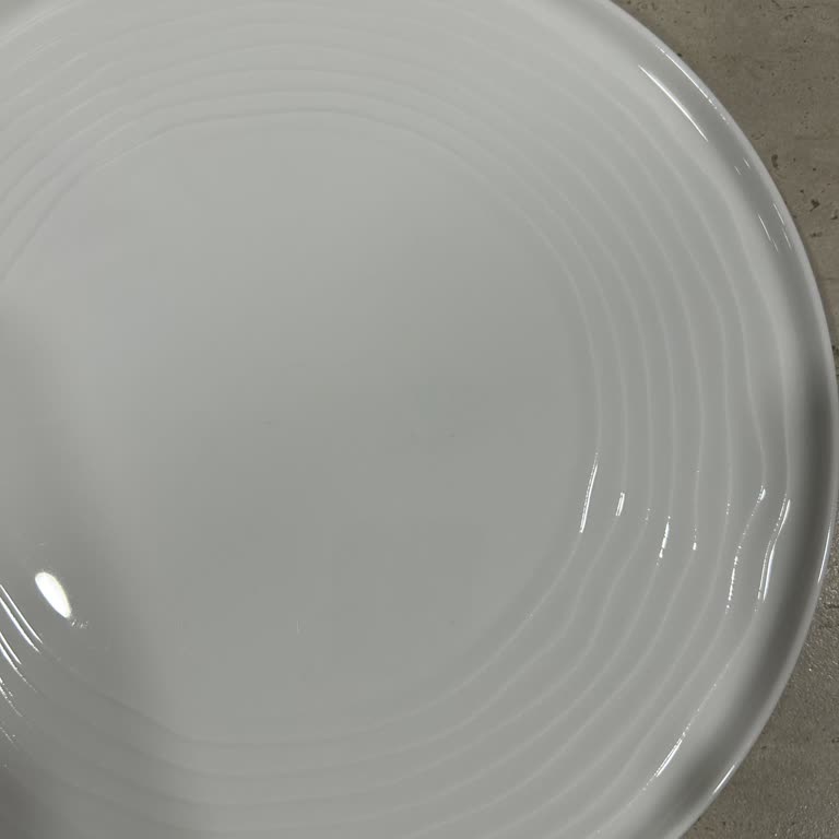 Korkmaz Mutfak Eşyaları Kırık Gelen 2 Tabak İçin Fahiş Ücret İstiyor