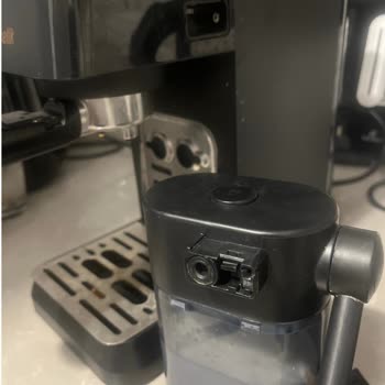 Arçelik Espresso Makinesinin Süt Haznesi Kırıldı, 1000 TL Servis Ücreti İstemesi Kabul Edilemez