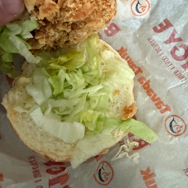 Soğuk Tavuk Ve Çiğ Patatesli Sahte Burger Deneyimi