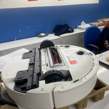 Robot Süpürge Askıda Kalma Hatası, İki Kez Servise Gönderildi, Çözüm Yok, Değişim Veya İade
