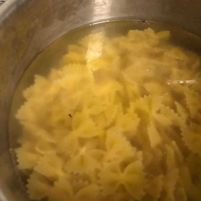 Barilla Makarnasında Canlı Böcek Görüldü