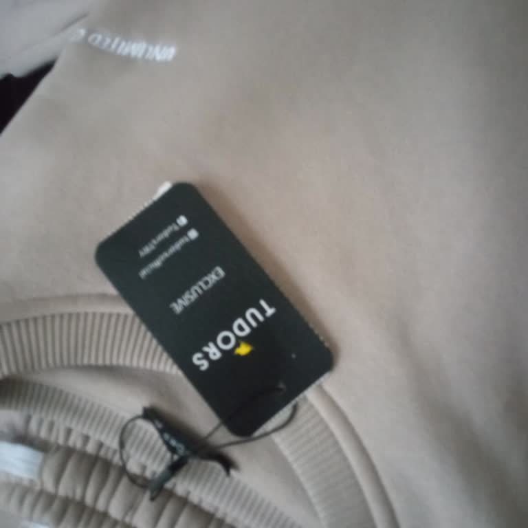 Yanlış Renk Gönderimi: Füme Yerine Krem Ürün Geldi