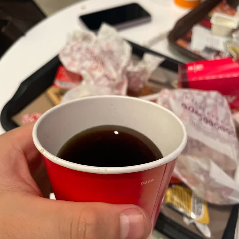Arby's Bornova’da Soğuk Ve Kalitesiz Roof Beef Jr Menüsü