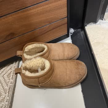 Sneaker Baker Ugg'da Renk Değişimi ve Ciddi Deformasyon Meydana Geldi