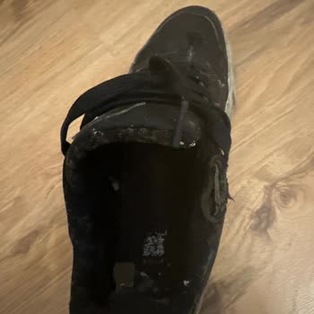 Ayakkabının Tabanı Kısa Sürede Delindi, İnceleme Sonrası Küflenmiş Şekilde Geri Verildi