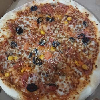 Domino's Bursa Gürsu Şubesinde Az Malzeme Ve Ödenen Sarımsak Kenarının Olmaması