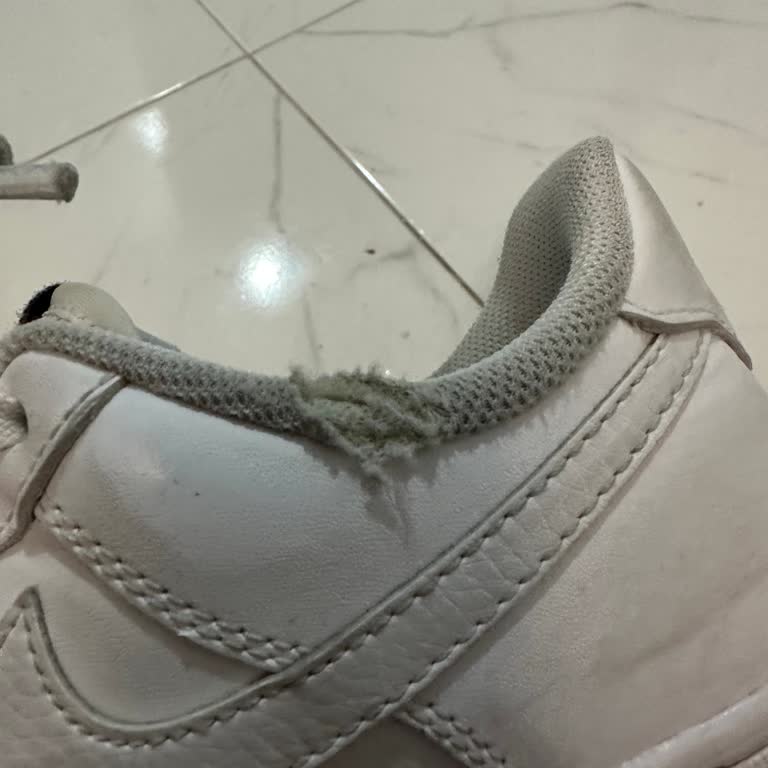 Nike Air Force Ayakkabısında Kısa Sürede Yırtılma Ve Reddedilen Üretim Hatası İddiası