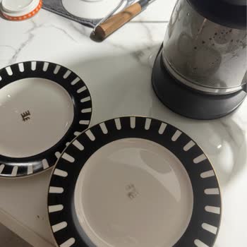 Karaca 50. Yıl Yemek Takımının Yaldızlı Kısımları Soyuldu, Garanti İstiyorum