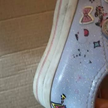 FLO Ayakkabı Açıklar Çocuk Sağlığını Tehlikeye Atıyor Ve Değişim Talebim Reddedildi