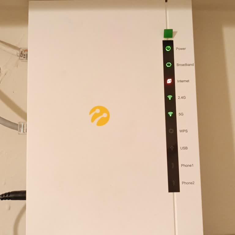 Uzun Süreli Internet Ve TV Kesintisi Ve Cevapsız Müşteri Hizmeti