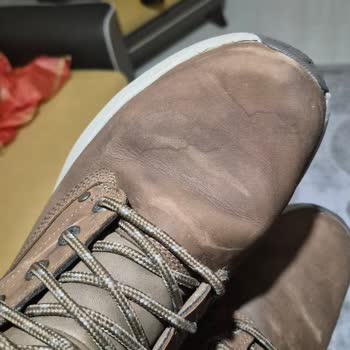 Yüksek Fiyatlı Skechers Botum Yağmurda Su Alıp Renk Soldu, İade Reddiyle Hayal Kırıklığı