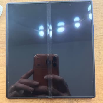 Samsung Z Fold 7 Ekran Arızası İçin Garanti Değişim Talebi