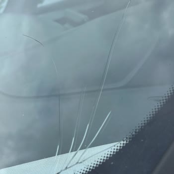 Koru Sigorta’da Cam Çatlağı İçin Uzun Süreli Ve Çözüm Yok Süreci