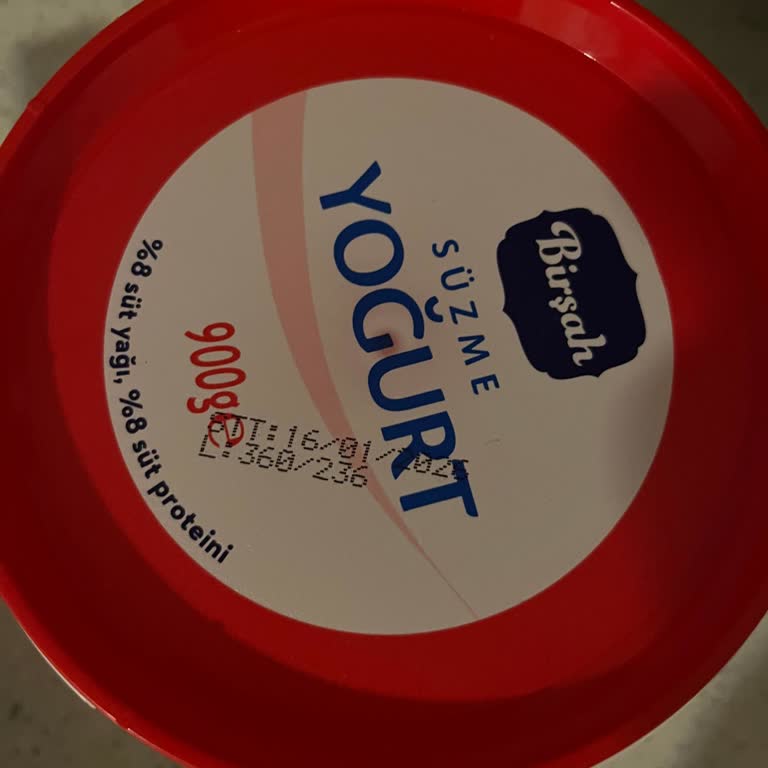 Sancaktepe A101 Şubesinde Süresi Geçmiş Süzme Yoğurt Satışı